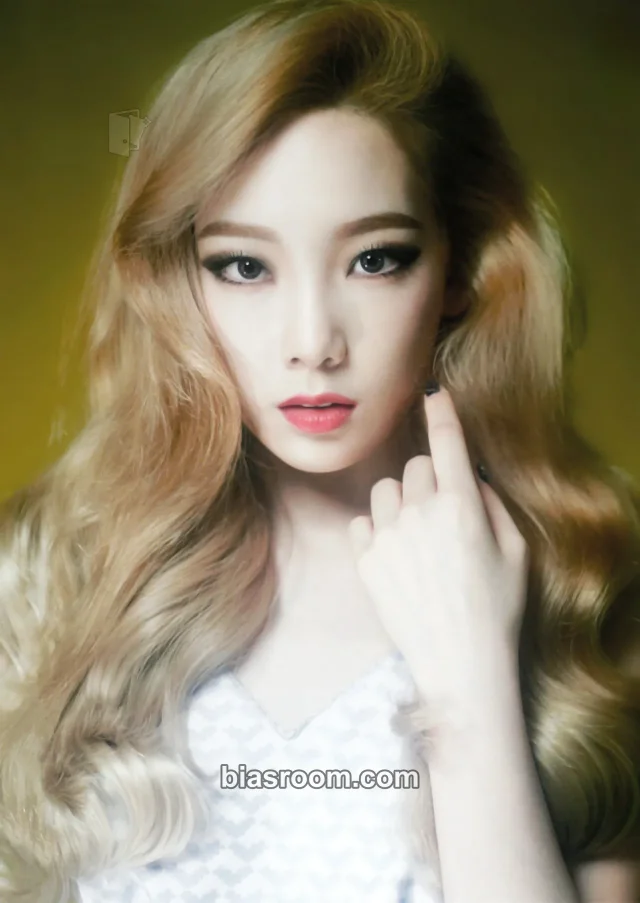 Girls' Generation - Taeyeon - Lion Heart Album postcard set