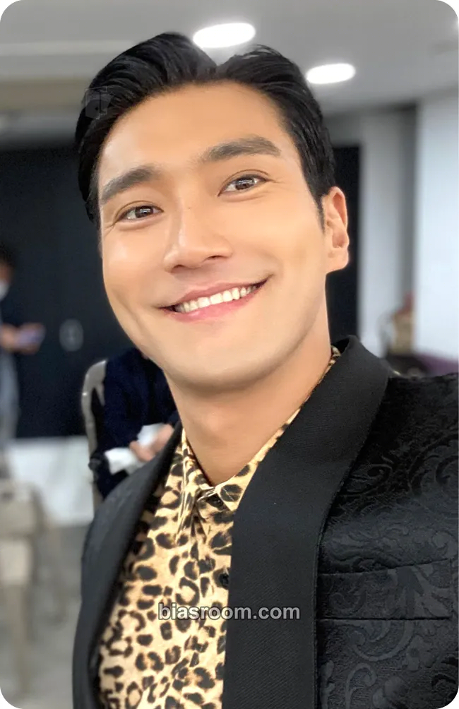 Siwon SMTOWN Live 2022: SMCU Express Photocard - SUPER JUNIOR - SUPER JUNIOR K-pop photocard