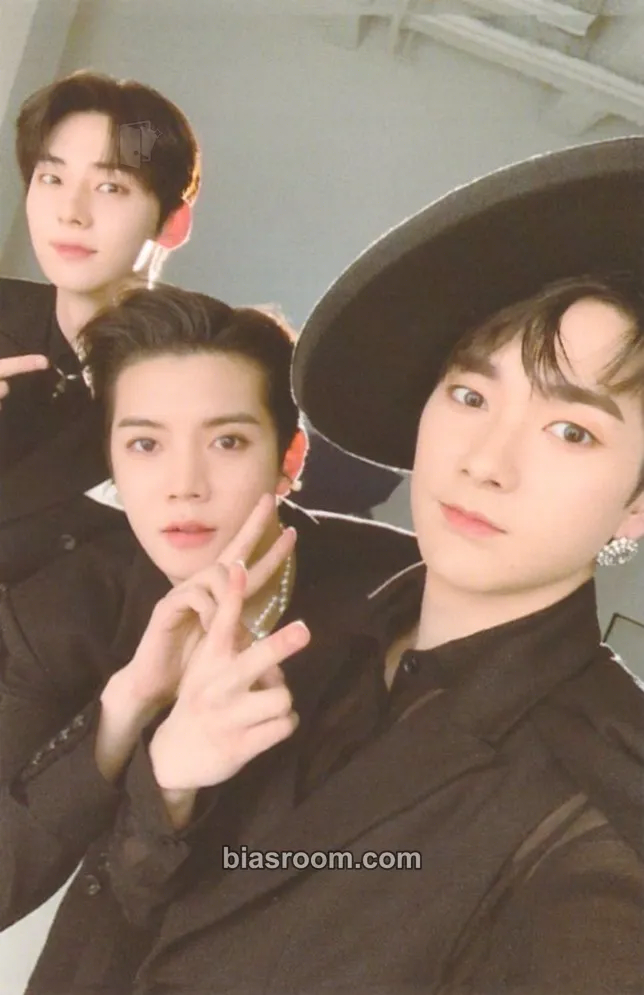 The Black Concert Photocard - NU'EST - NU'EST K-pop photocard