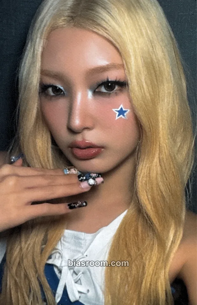 KATSEYE - Yoonchae - ICONIC BY MISTAKE Album merch photocard photocard set