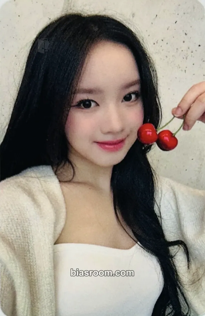 Elisia CURIOUS Photocard - UNIS - UNIS K-pop photocard