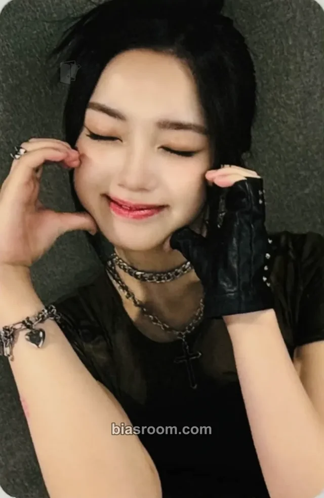 UNIS - Elisia - CURIOUS Album fansign withmuu round 2