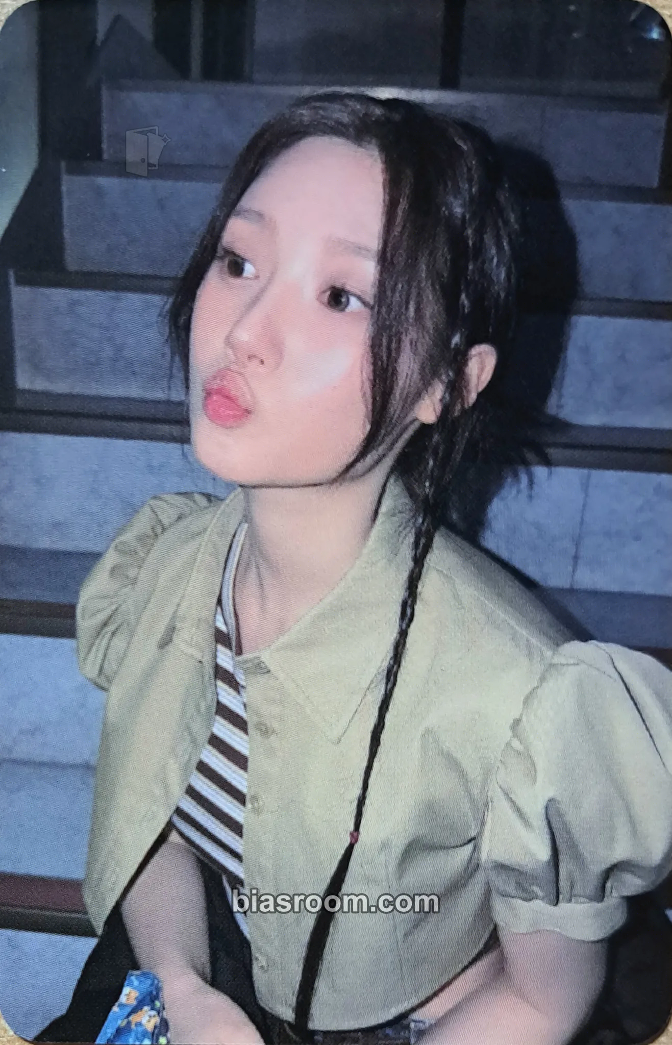 Chaeyeon LOOP Photocard - I.O.I - I.O.I K-pop photocard