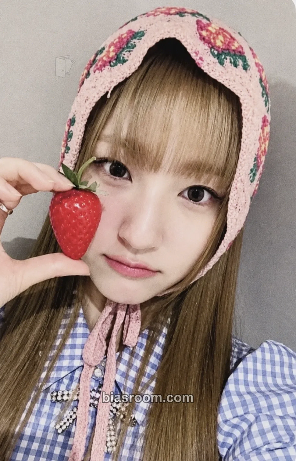 Yunha CURIOUS Photocard - UNIS - UNIS K-pop photocard