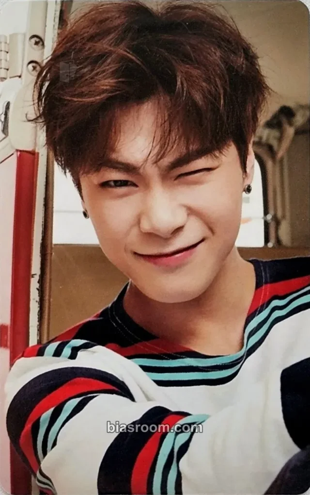 ASTRO - Moonbin - The 1st ASTROAD to Seoul Event merch photocard photocard set