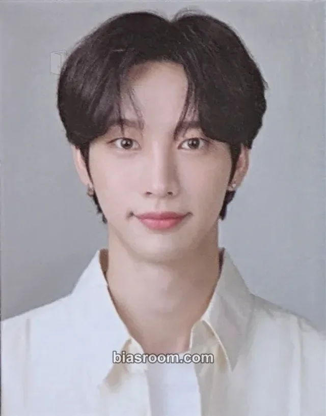 OnlyOneOf - Nine - Ultra lyOn 2nd Membership Kit Other fanclub id photo membership