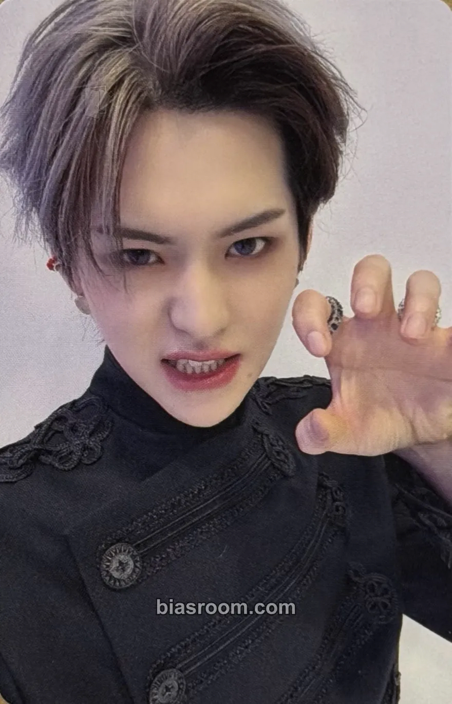 Yoshi REBOOT Photocard - TREASURE - TREASURE K-pop photocard