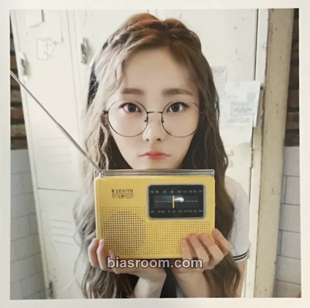 PRISTIN - Eunwoo - Schxxl Out Album postcard message card album inclusion