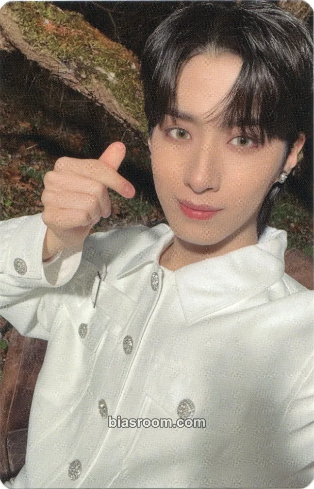 Xion Blood Moon Online/Offline Concert Photocard - ONEUS - ONEUS K-pop photocard