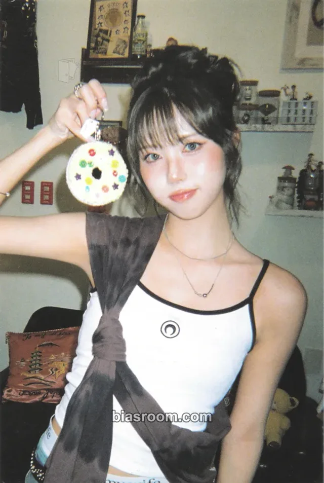PURPLE KISS - Ireh - OUR NOW Album album inclusion postcard