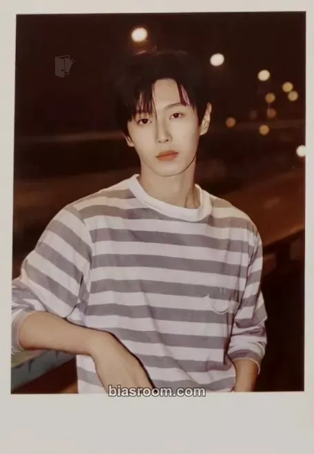 Wenhan Yuehua Entertainment × HitCard (China) Photocard - UNIQ - UNIQ K-pop photocard
