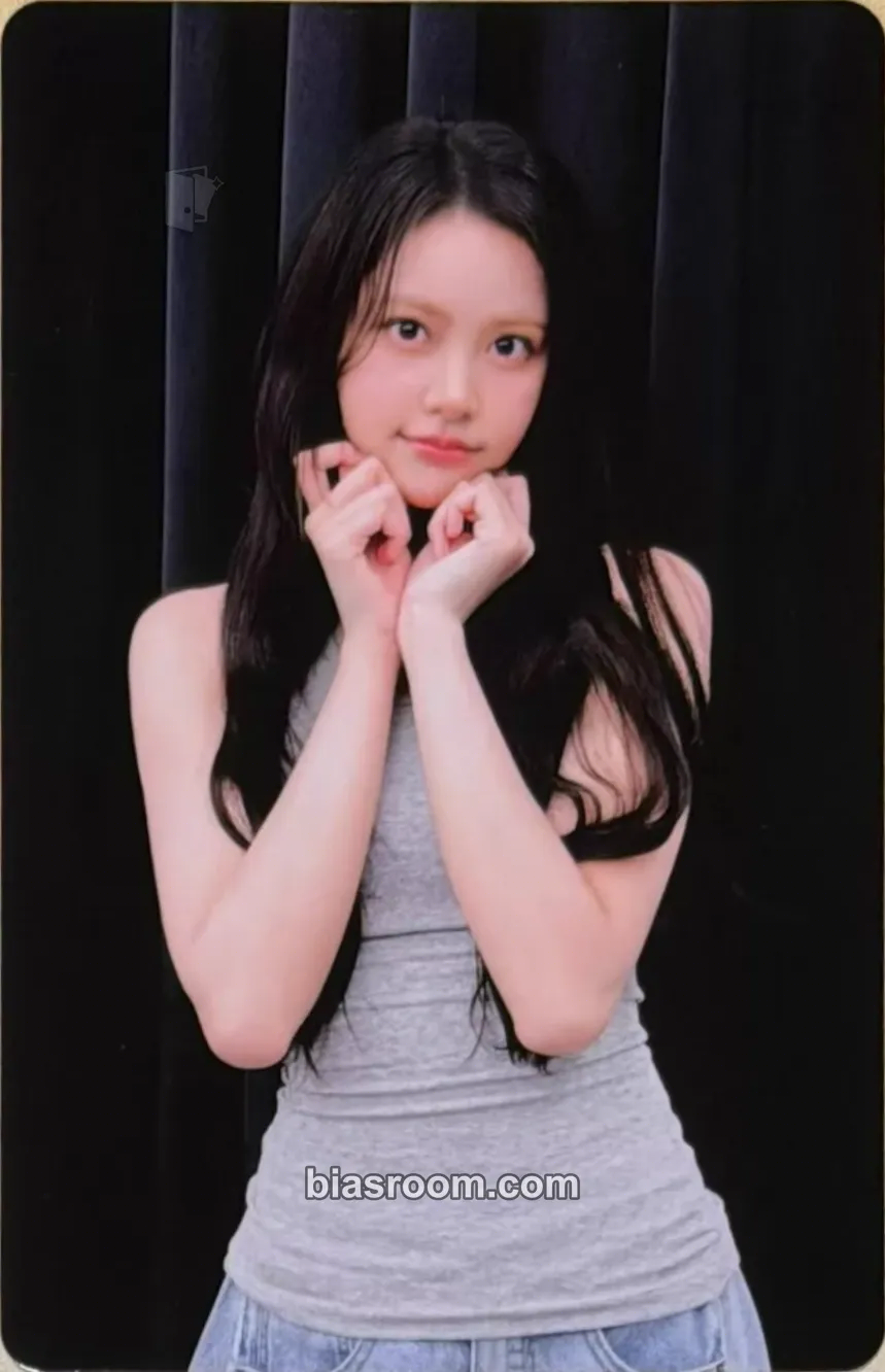 Carmen Lemon Tang Photocard - Hearts2Hearts - Hearts2Hearts K-pop photocard