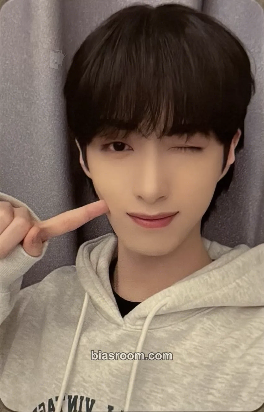 Xion BLOOD MOON Photocard - ONEUS - ONEUS K-pop photocard