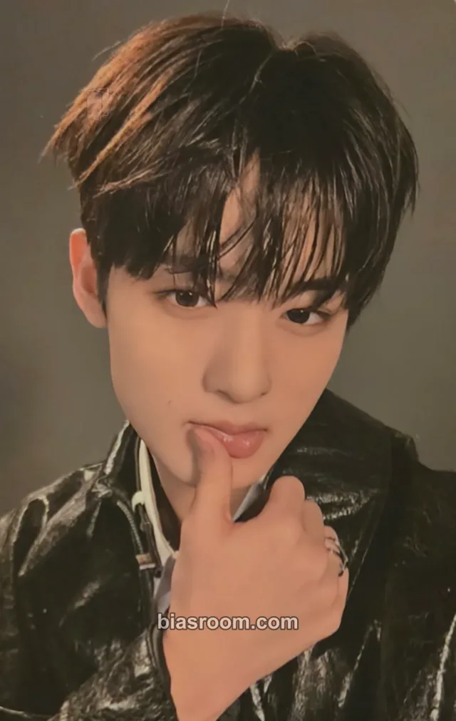 Younite - Woono - Another Album album photocard flare version