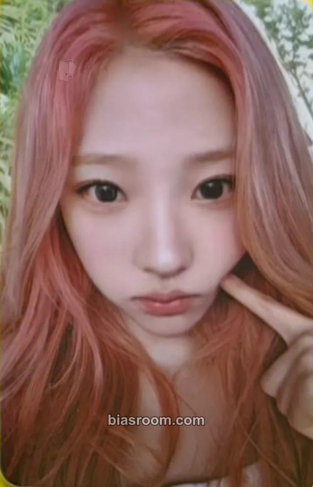 Stella Lemon Tang Photocard - Hearts2Hearts - Hearts2Hearts K-pop photocard