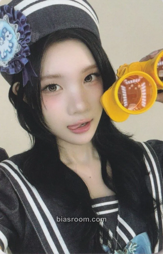 Juun Lemon Tang Photocard - Hearts2Hearts - Hearts2Hearts K-pop photocard