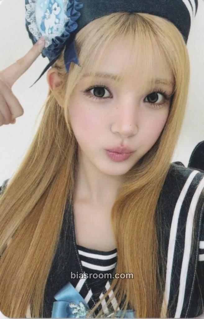 Yuha Lemon Tang Photocard - Hearts2Hearts - Hearts2Hearts K-pop photocard