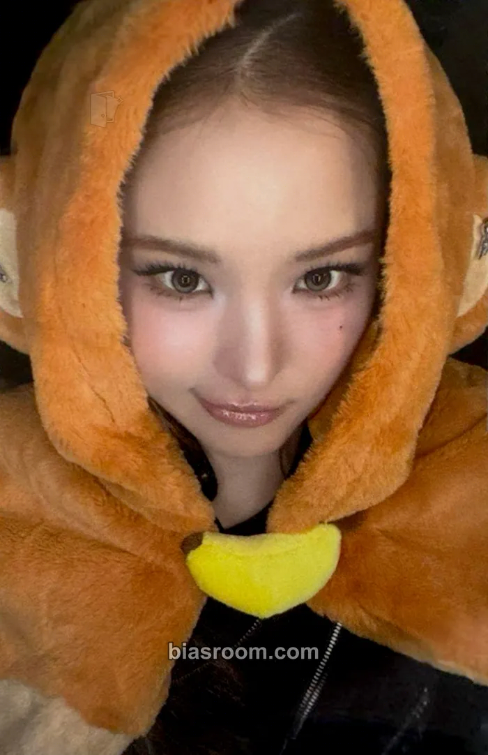 Mai Set The Tempo Photocard - izna - izna K-pop photocard