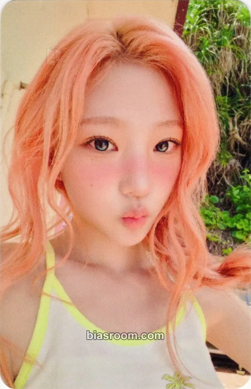 Stella Lemon Tang Photocard - Hearts2Hearts - Hearts2Hearts K-pop photocard