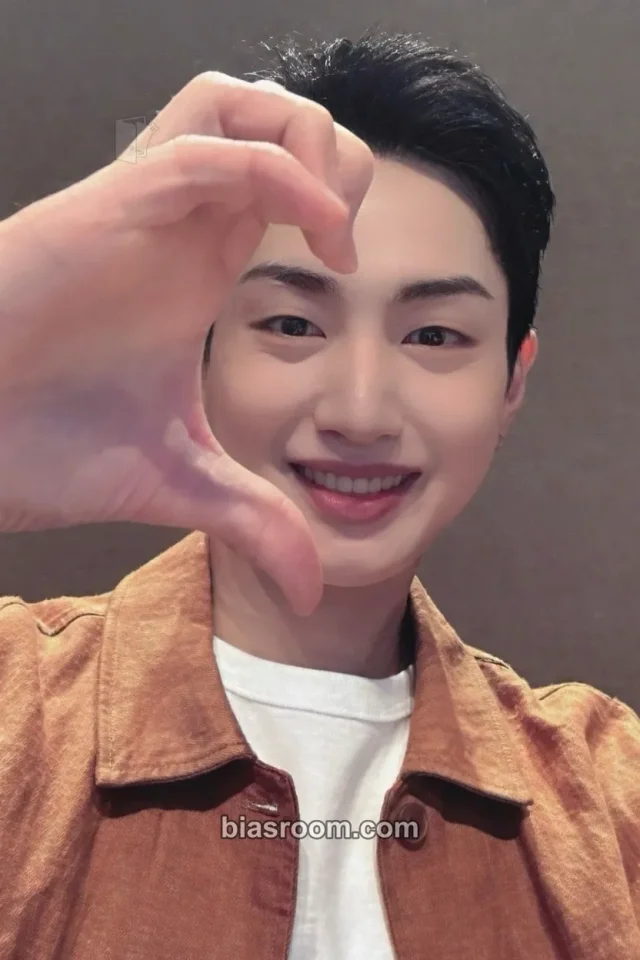 BE:MAX - Wooyeon - RUSH Album jump up video call (fancall)