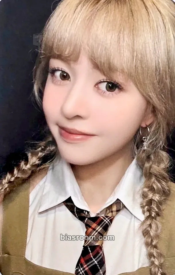 Lily Fe3O4: STICK OUT Photocard - NMIXX - NMIXX K-pop photocard