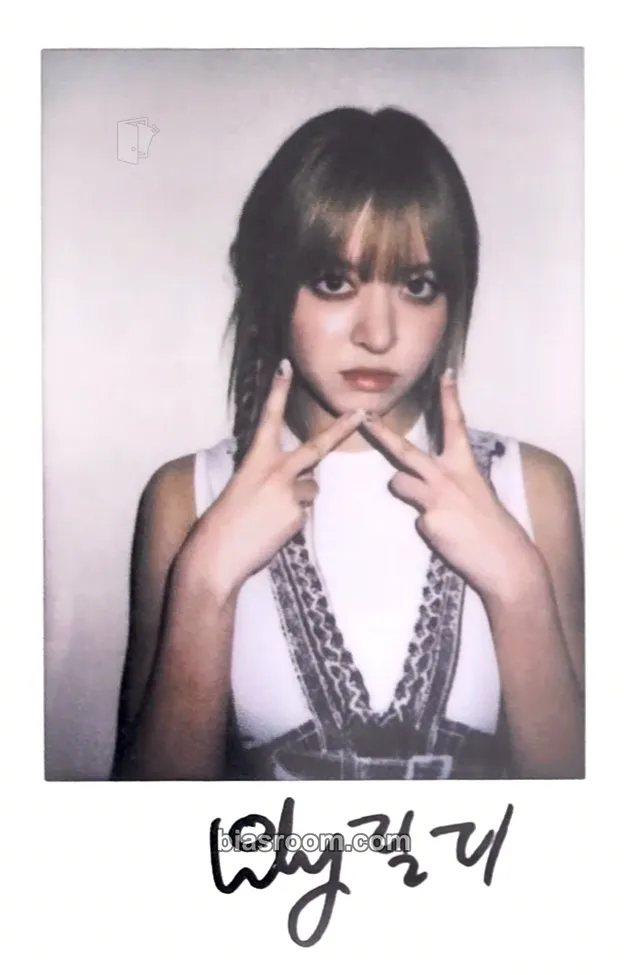 Lily Fe3O4: STICK OUT Photocard - NMIXX - NMIXX K-pop photocard