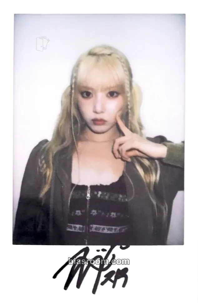 Jiwoo Fe3O4: STICK OUT Photocard - NMIXX - NMIXX K-pop photocard
