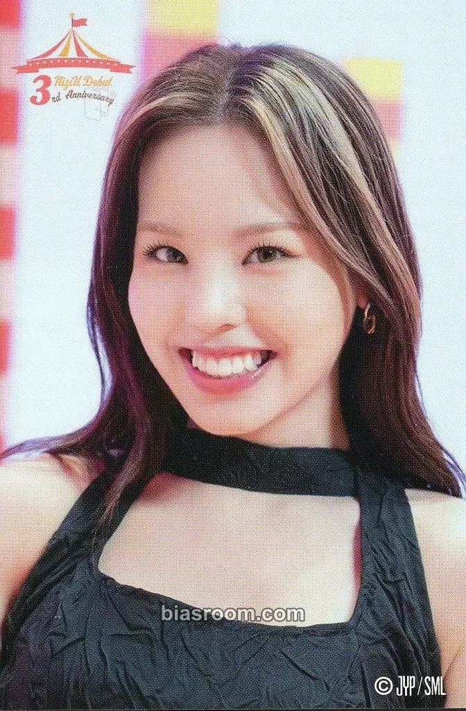 Mako NiziU Debut 3rd Anniversary official goods Photocard - NiziU - NiziU K-pop photocard