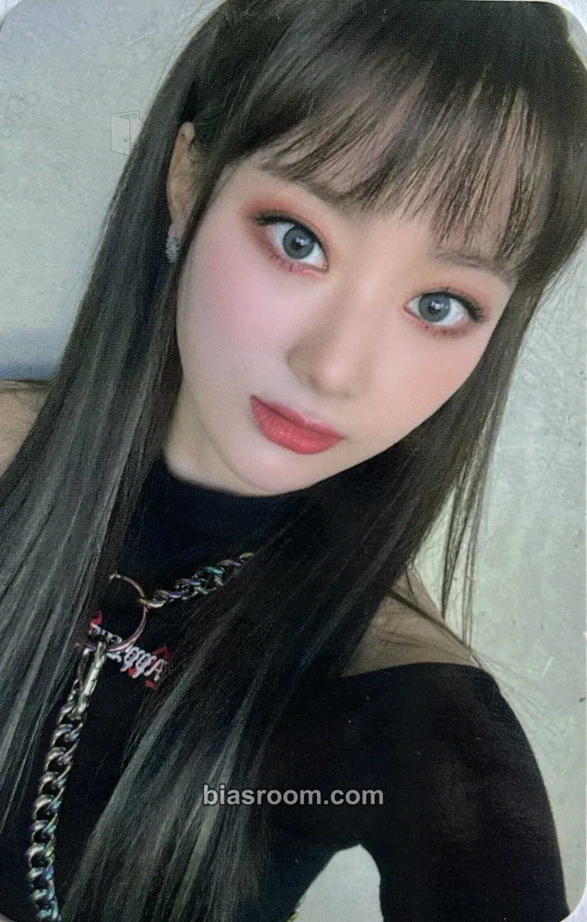 Nahyun Issue Maker Photocard - Hot Issue - Hot Issue K-pop photocard