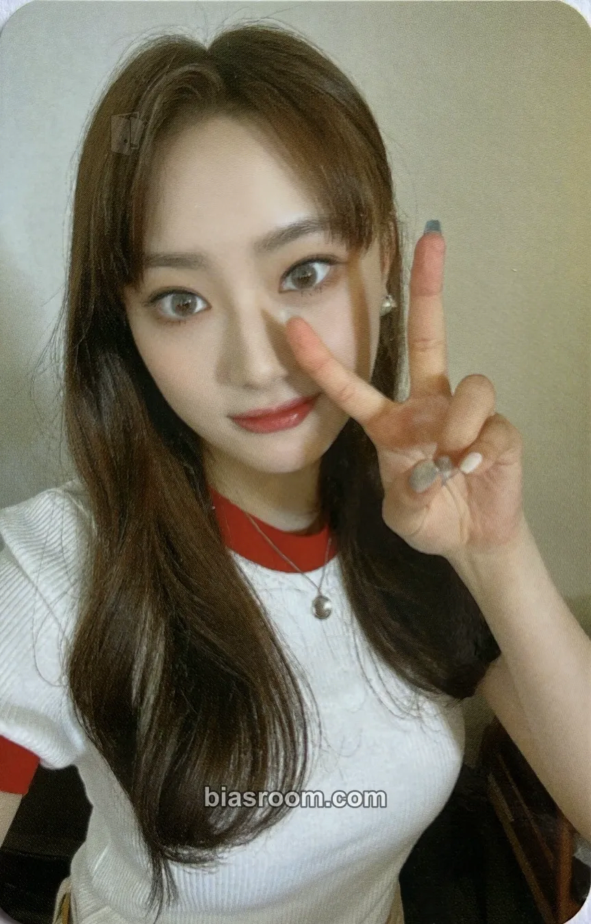 Nahyun Issue Maker Photocard - Hot Issue - Hot Issue K-pop photocard