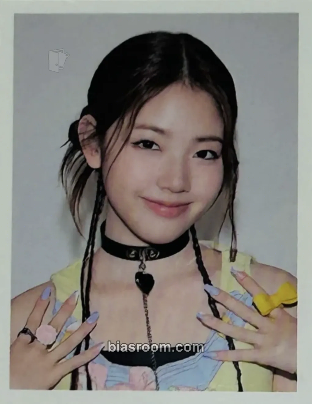 Yoona CURIOUS Photocard - UNIS - UNIS K-pop photocard