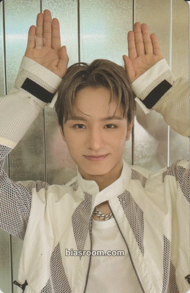 LE'V - LE'V - A.I. BAE Album album photocard