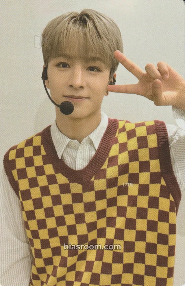 LE'V - LE'V - A.I. BAE Album album photocard