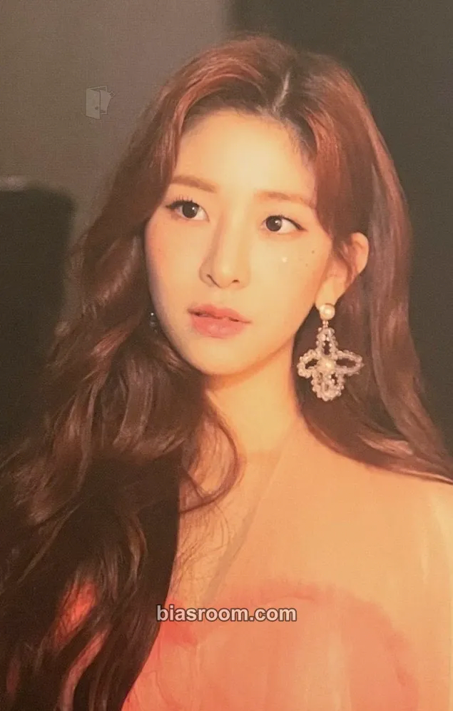 Minju 1st Anniversary: First Artist Book Photocard - GWSN - GWSN K-pop photocard