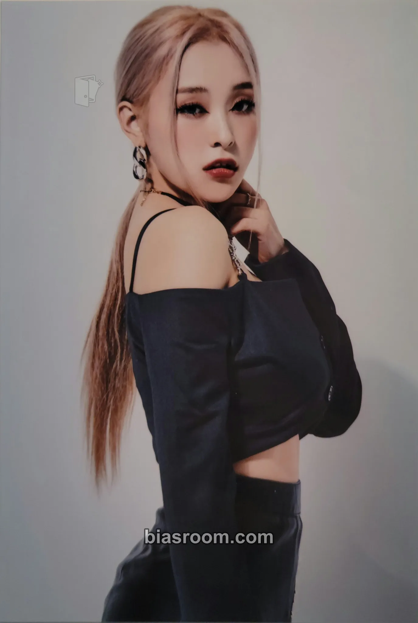 Gahyun Japan Debut 2nd Anniversary Official Goods Photocard - Dreamcatcher - Dreamcatcher K-pop photocard
