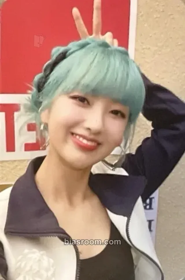 ADORA - Adora - Adorable REbirth Album musickorea (music korea)
