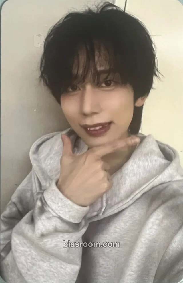 Wezag - Sion - One Sharp Turn Fan Concert Event photocard set vip ticket benefit round 2