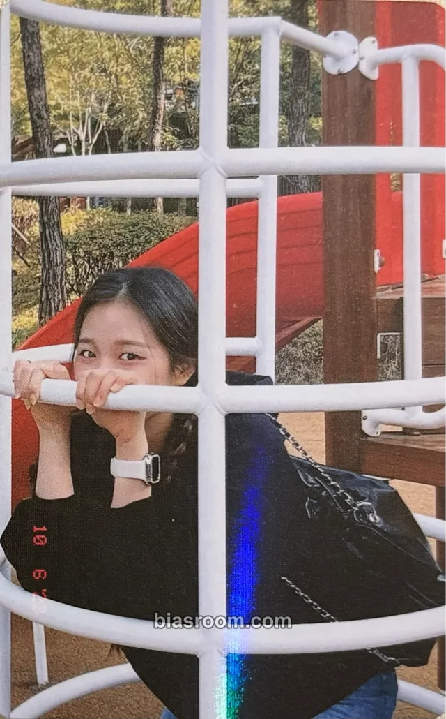 Kim Hyerim - Kim Hyerim - Kim Hyerim - VOICE POCA (2024 Mini calendar) Other september holographic (hologram) photocard calendar