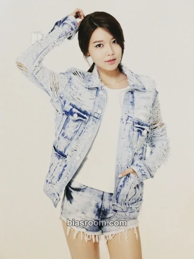 Girls' Generation - Sooyoung - SMTown Live World Tour IV Event postcard set concert