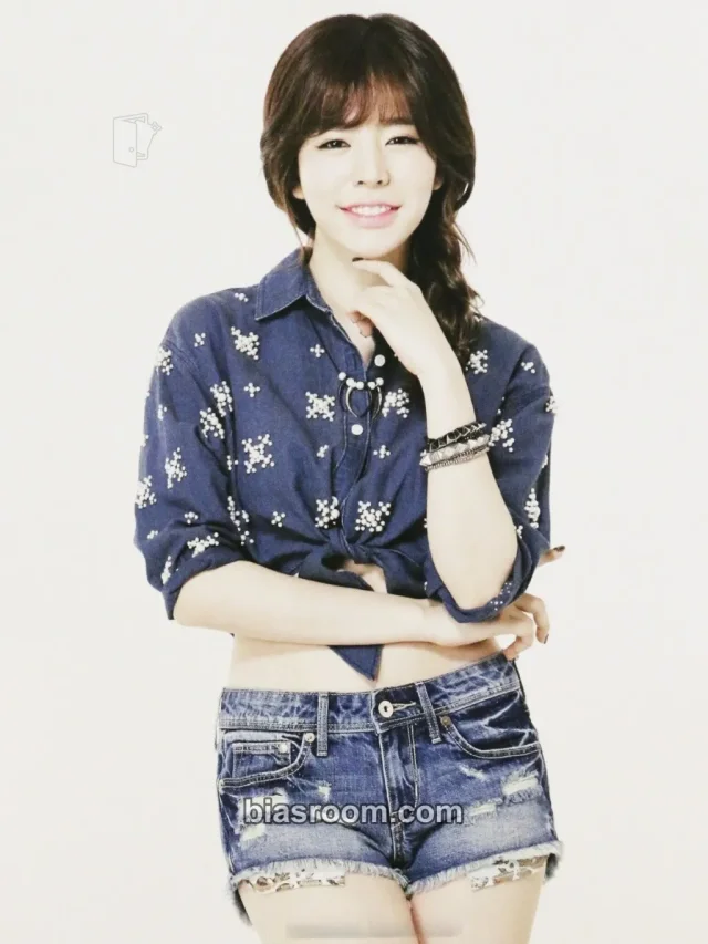 Girls' Generation - Sunny - SMTown Live World Tour IV Event postcard set concert