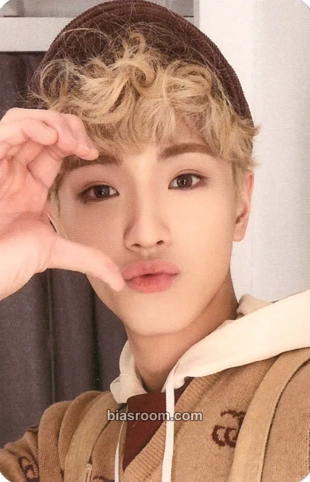 Yonghee HELLO Chapter Ø. Hello, Strange Dream Photocard - CIX - CIX K-pop photocard