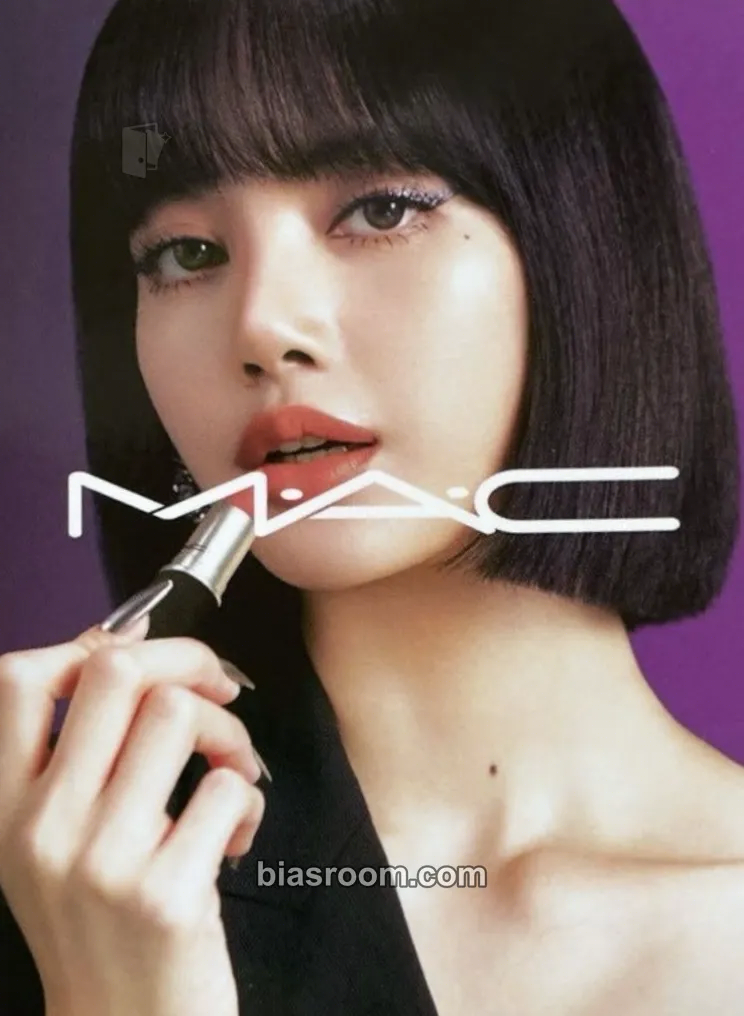 Lisa Lisa x MAC Cosmetics Photocard - BLACKPINK - BLACKPINK K-pop photocard