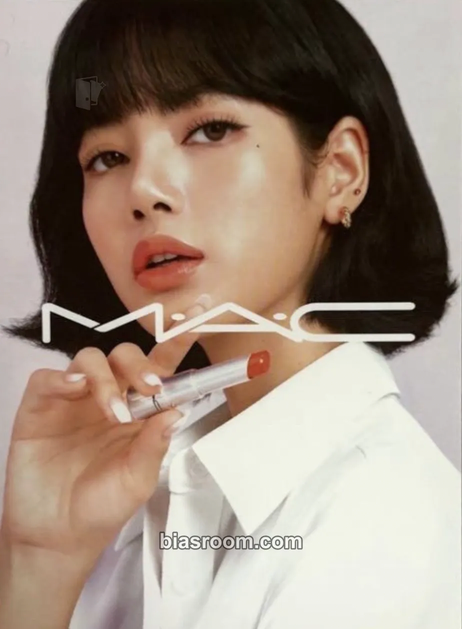 Lisa Lisa x MAC Cosmetics Photocard - BLACKPINK - BLACKPINK K-pop photocard