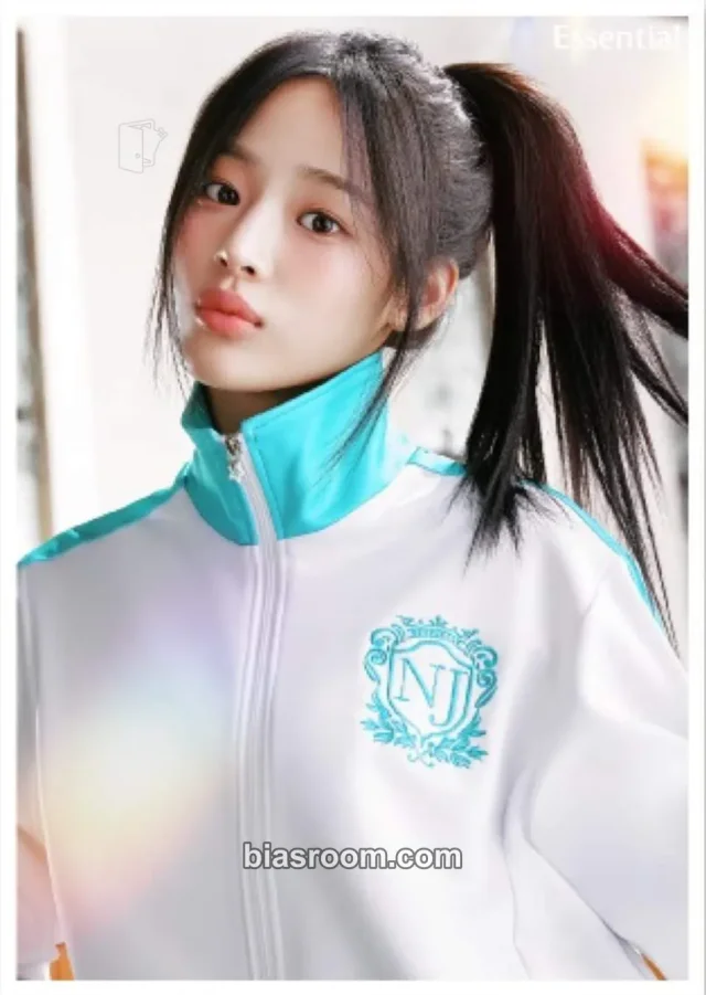 NewJeans - Minji - NewJeans x Essential Other brand collaboration postcard postcard set