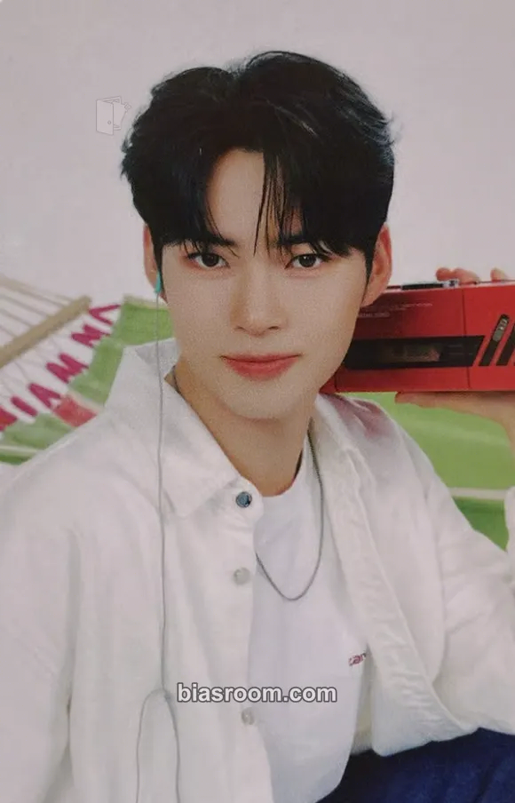 Hanbin The Moving Seoul Pop-up Store Photocard - ZEROBASEONE - ZEROBASEONE K-pop photocard