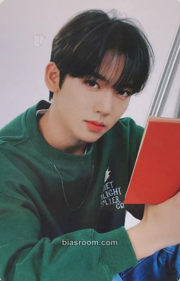 Yujin The Moving Seoul Pop-up Store Photocard - ZEROBASEONE - ZEROBASEONE K-pop photocard