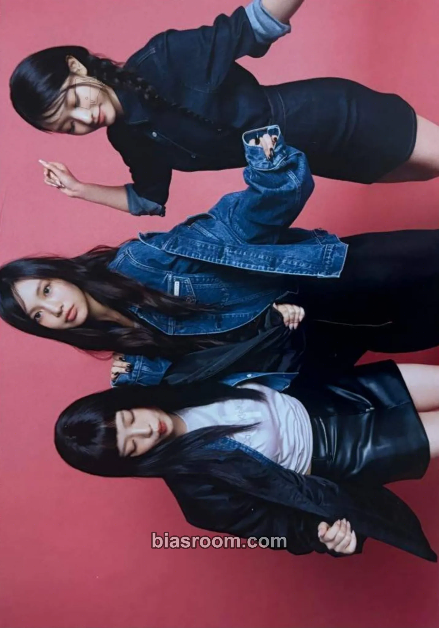 NewJeans x Calvin Klein Photocard - NewJeans - NewJeans K-pop photocard