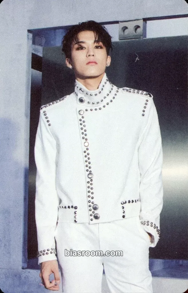 Park Jeongwoo REBOOT Photocard - TREASURE - TREASURE K-pop photocard