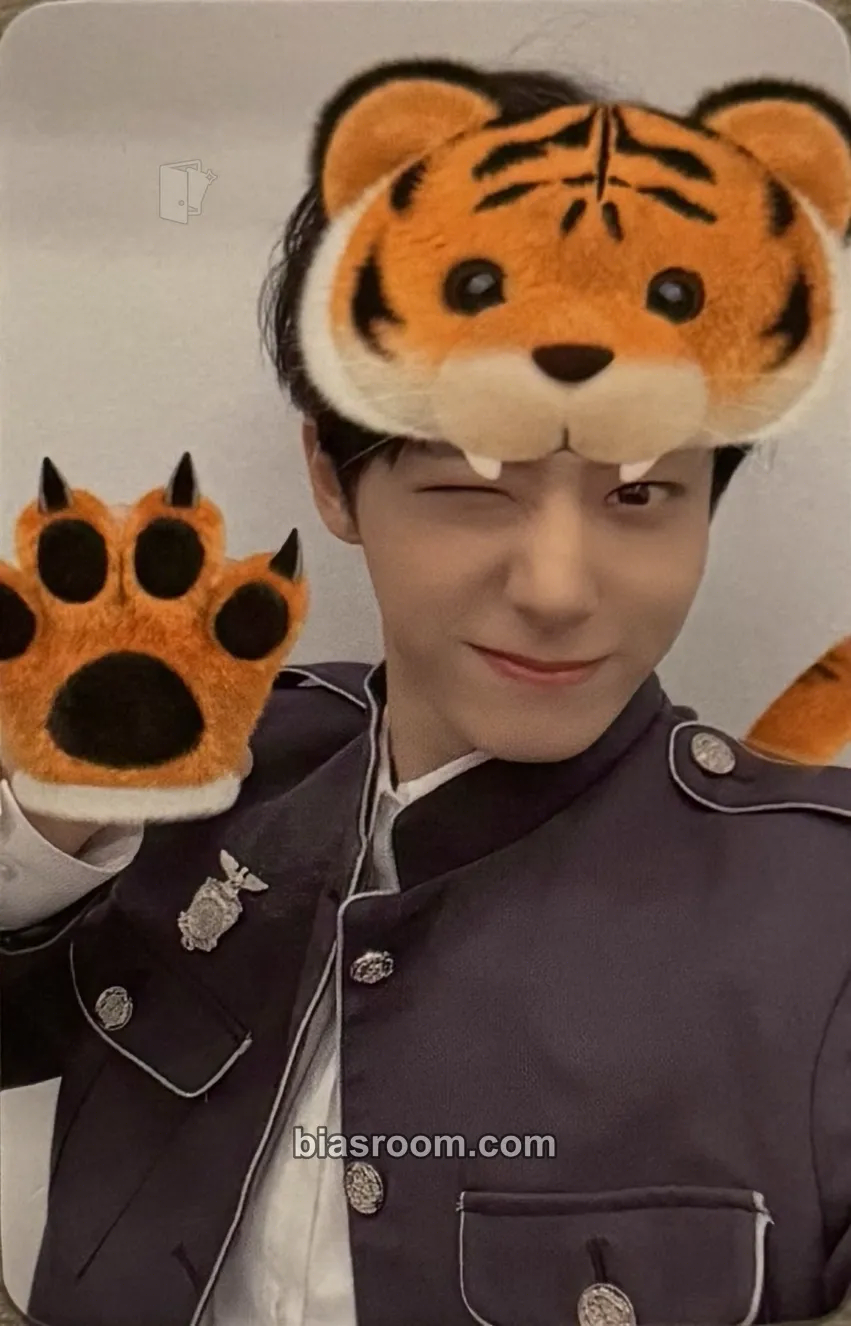 Hwanwoong BLOOD MOON Photocard - ONEUS - ONEUS K-pop photocard