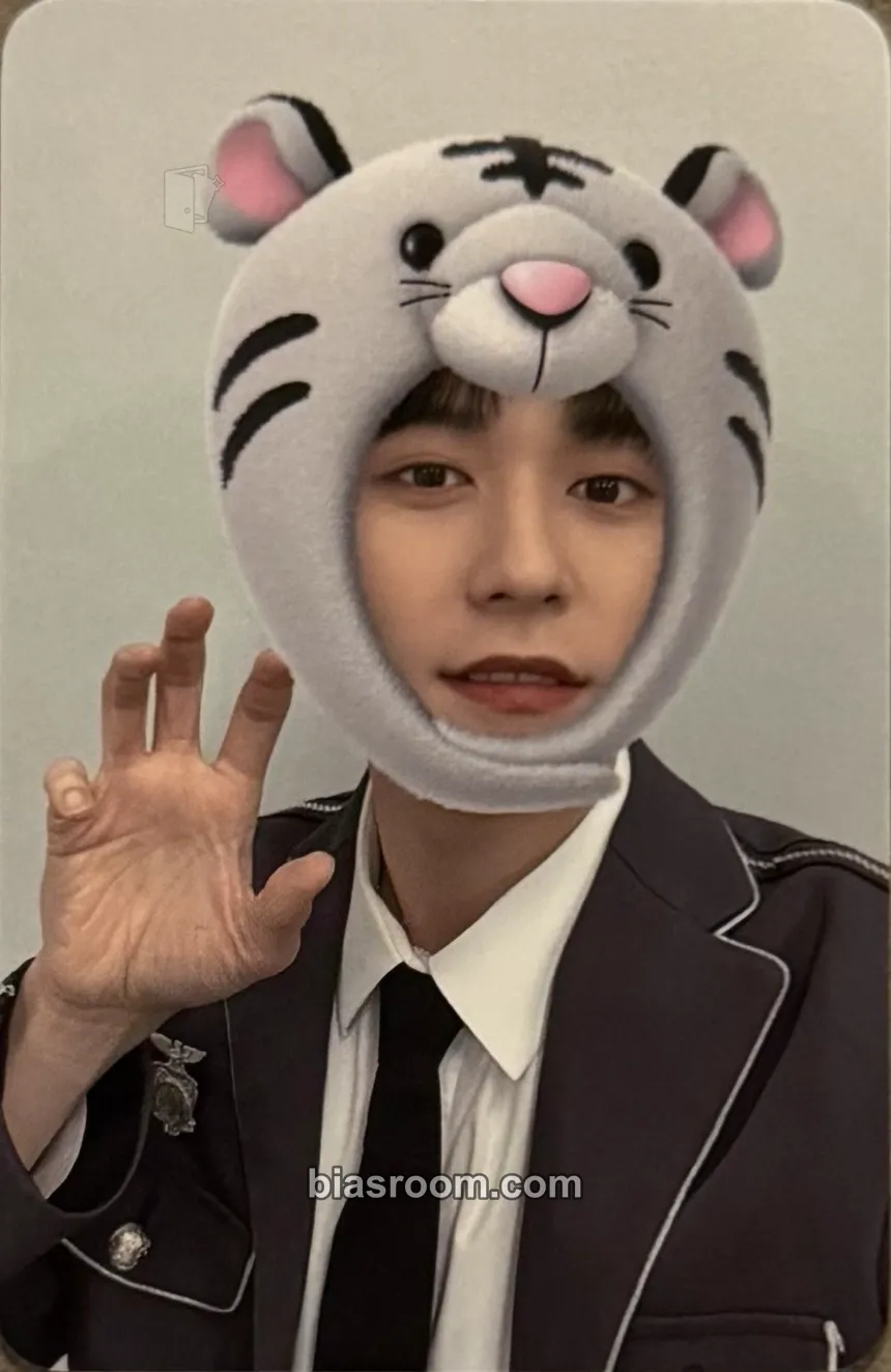 Keonhee BLOOD MOON Photocard - ONEUS - ONEUS K-pop photocard